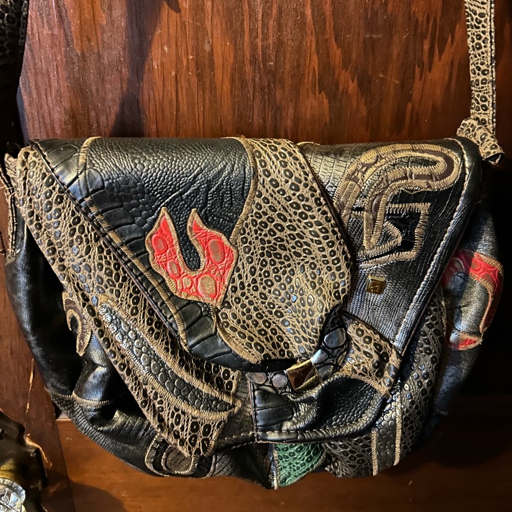 Black Leather Shoulder Bag with Red Accent - Unknown Brand